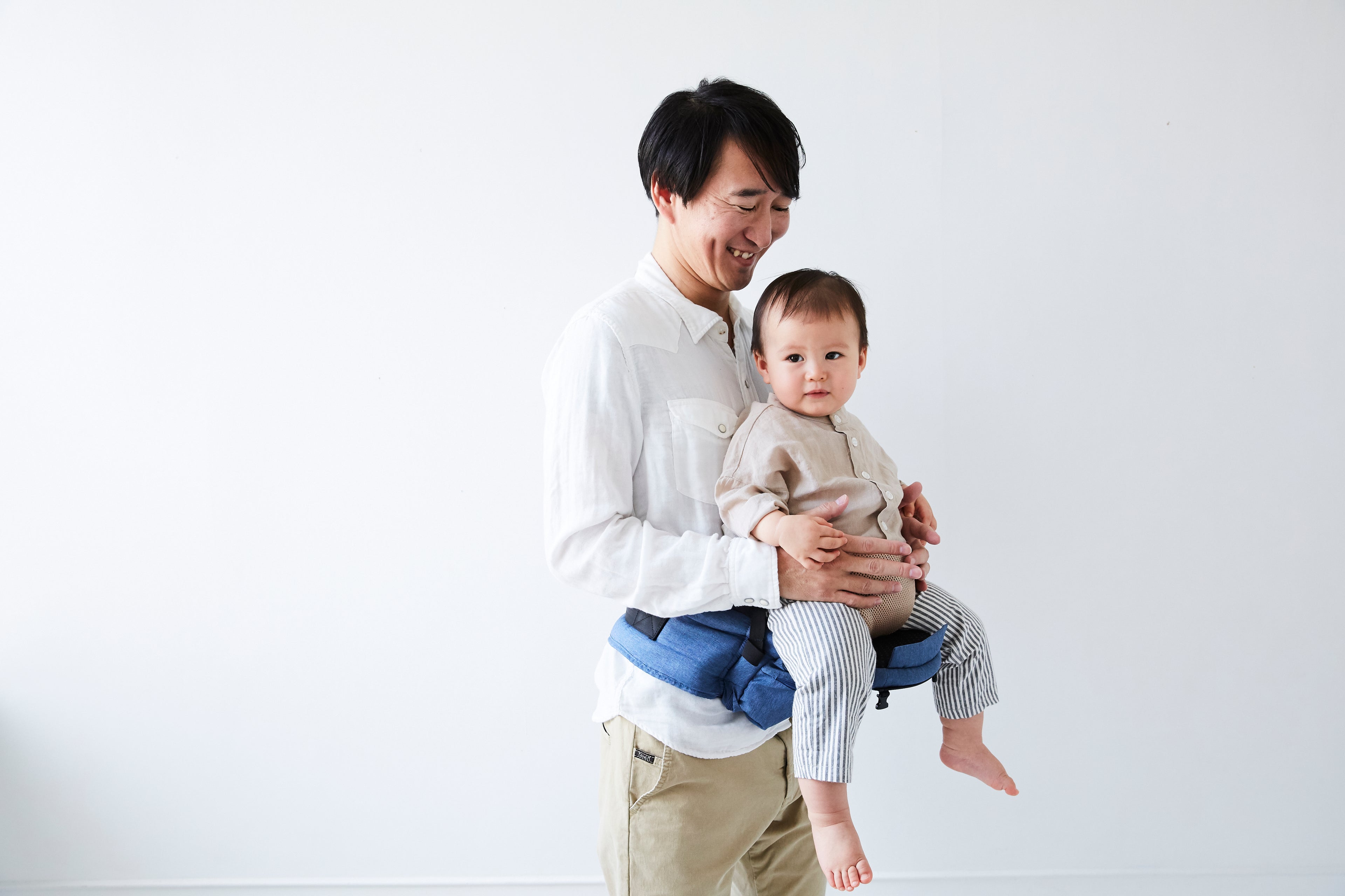 ダディッコ dad'cco 薄型 ヒップシートキャリア ハグチェア 角度調整 コンパクト